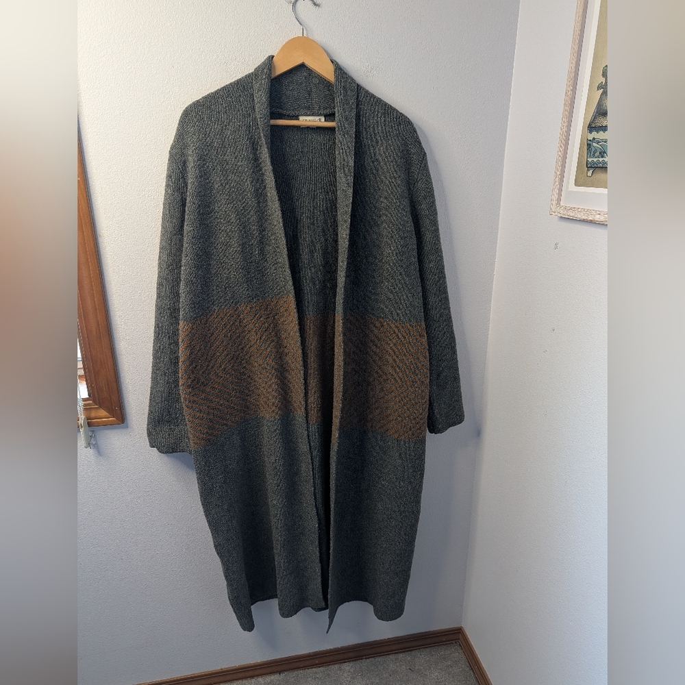 Studio B by Bobeau Long Open Front Cardigan Sweater Gray Brown Chevron – L